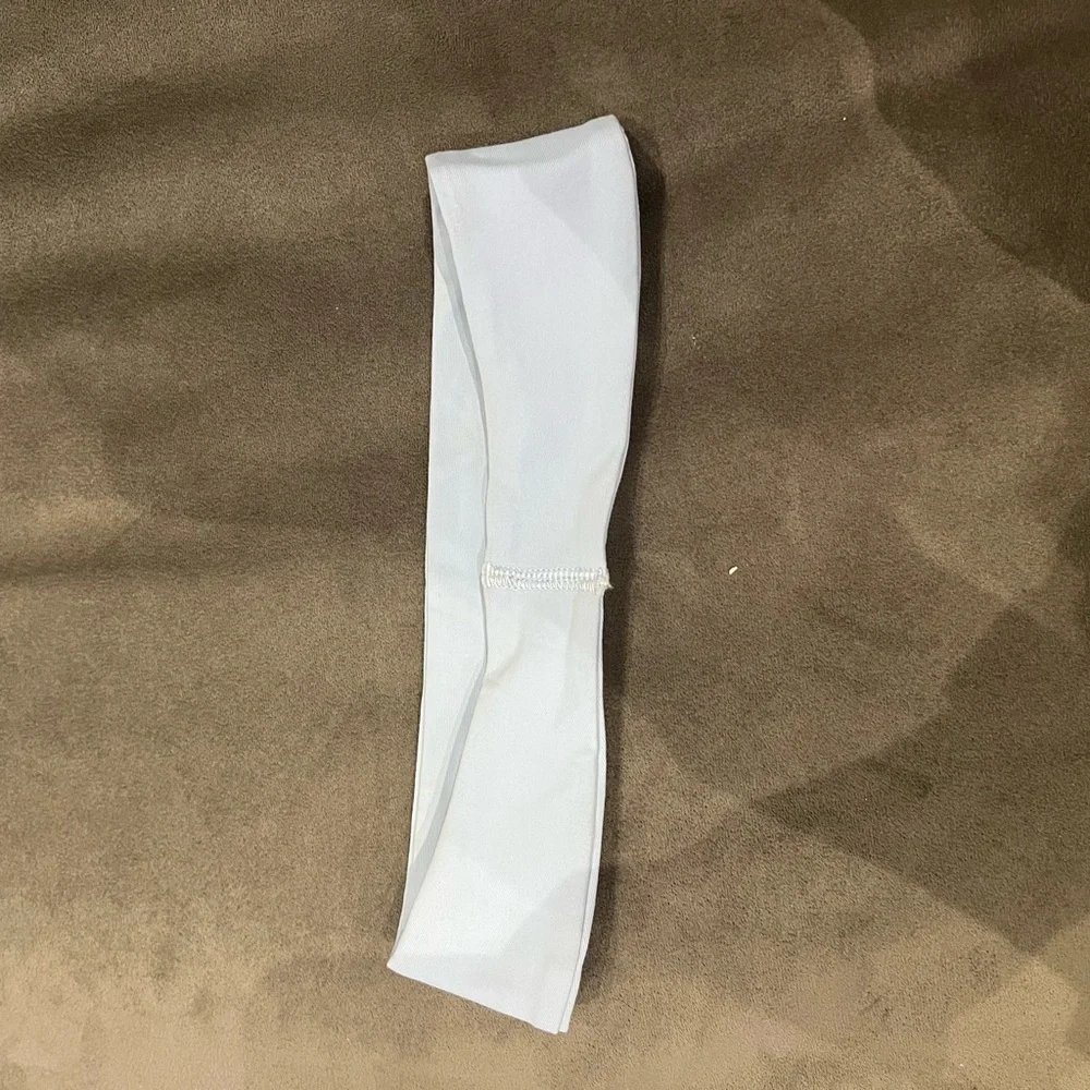 EUC Lululemon Athletica luxtreme training headband